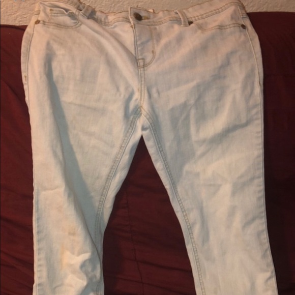 Jeans - Picture 1 of 3